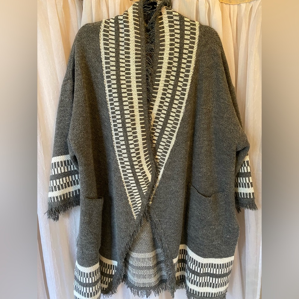 Mazik gray and cream poncho